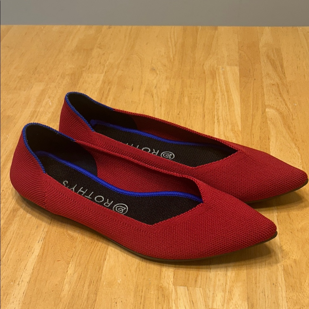Rothy's Red Pointed Flats Blue Trim 9.5 Minor Flaw on Insole